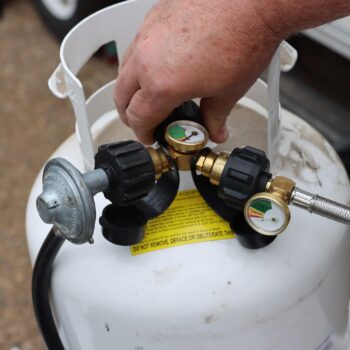 Propane Tank Adapters LP Gas Line Splitter 2 Way Hose Tee Y Propane Splitter with Gauge - 2 QCC1 Thead and 1 POL - Image 6