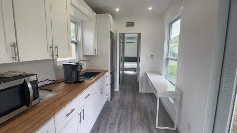 40′ Shipping Container Home With Solar Panels – “Kohala” Off Grid Unit