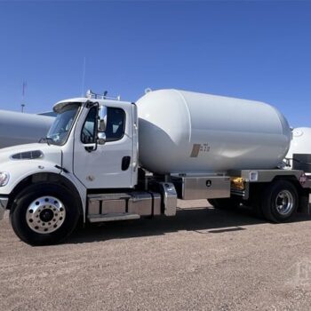 2025 FREIGHTLINER BUSINESS CLASS M2 106 PLUS