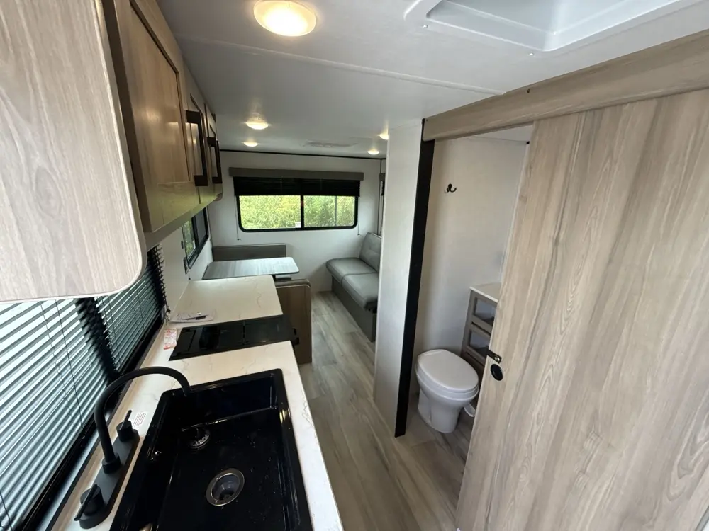 New 2026 Keystone Coleman 19R - Image 2